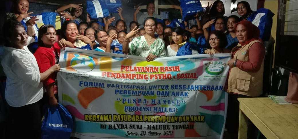 Dinas PPPA dan Puspa Sentuhan Kasih ke Pengungsi Suli Banda