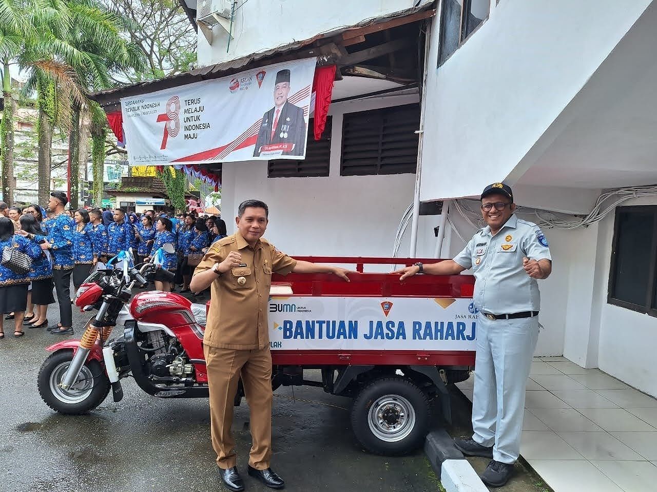 Pemkot Ambon Dapat Bantuan Satu Unit Pengangkut Sampah