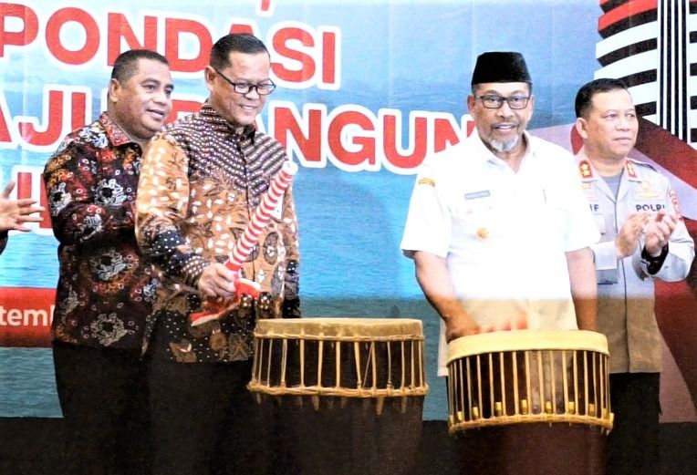 GUBERNUR BUKA BIMTEK KELUARGA BERINTEGRITAS PROVINSI MALUKU YANG DIGELAR KPK