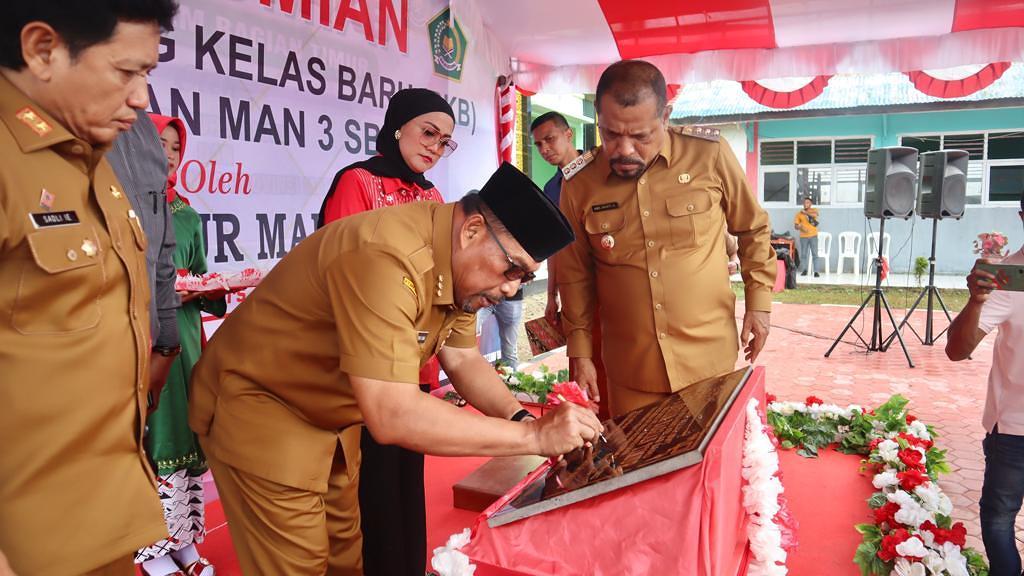 GUBERNUR MI RESMIKAN GEDUNG RKB MIN 3 & MAN 3 SBT