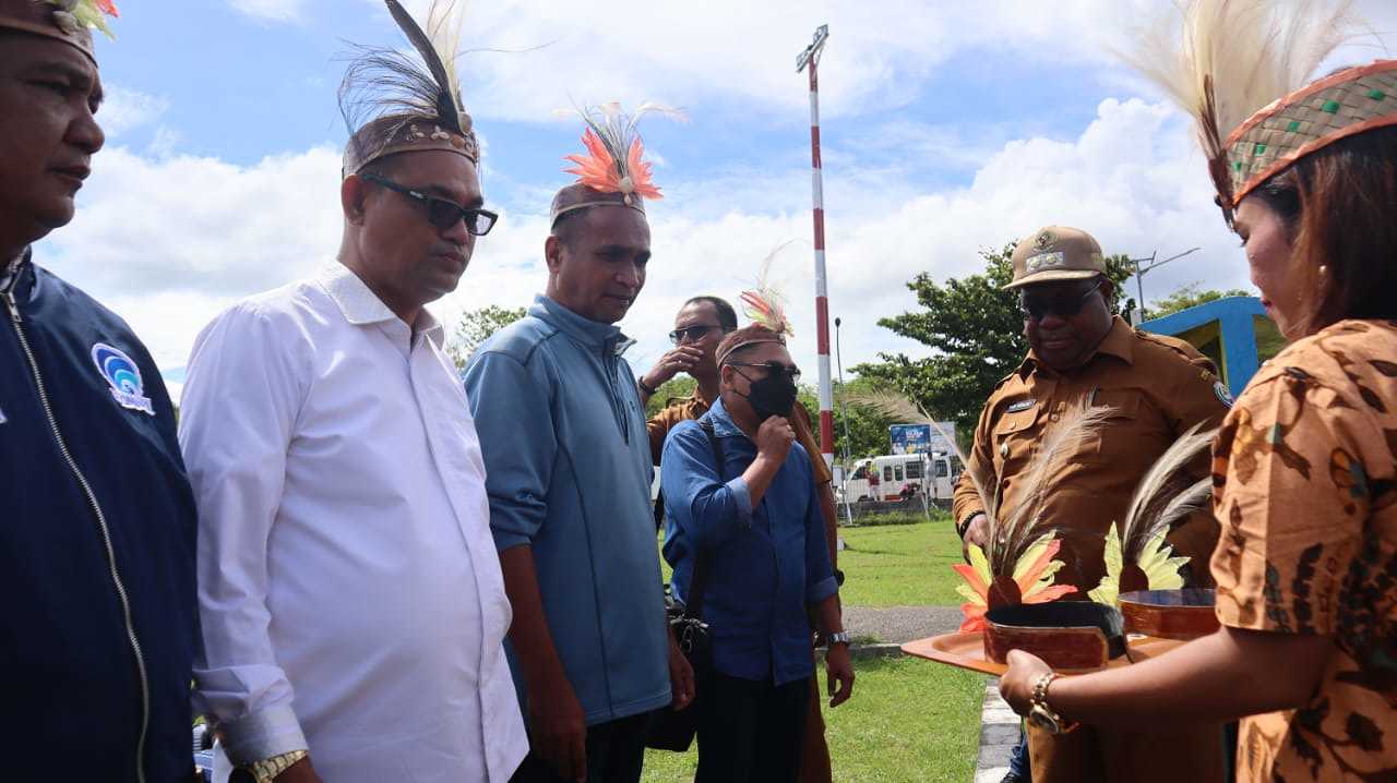 WAKIL BUPATI ARU SAMBUT KADIS KOMINFO PROVINSI MALUKU BESERTA ROMBONGAN