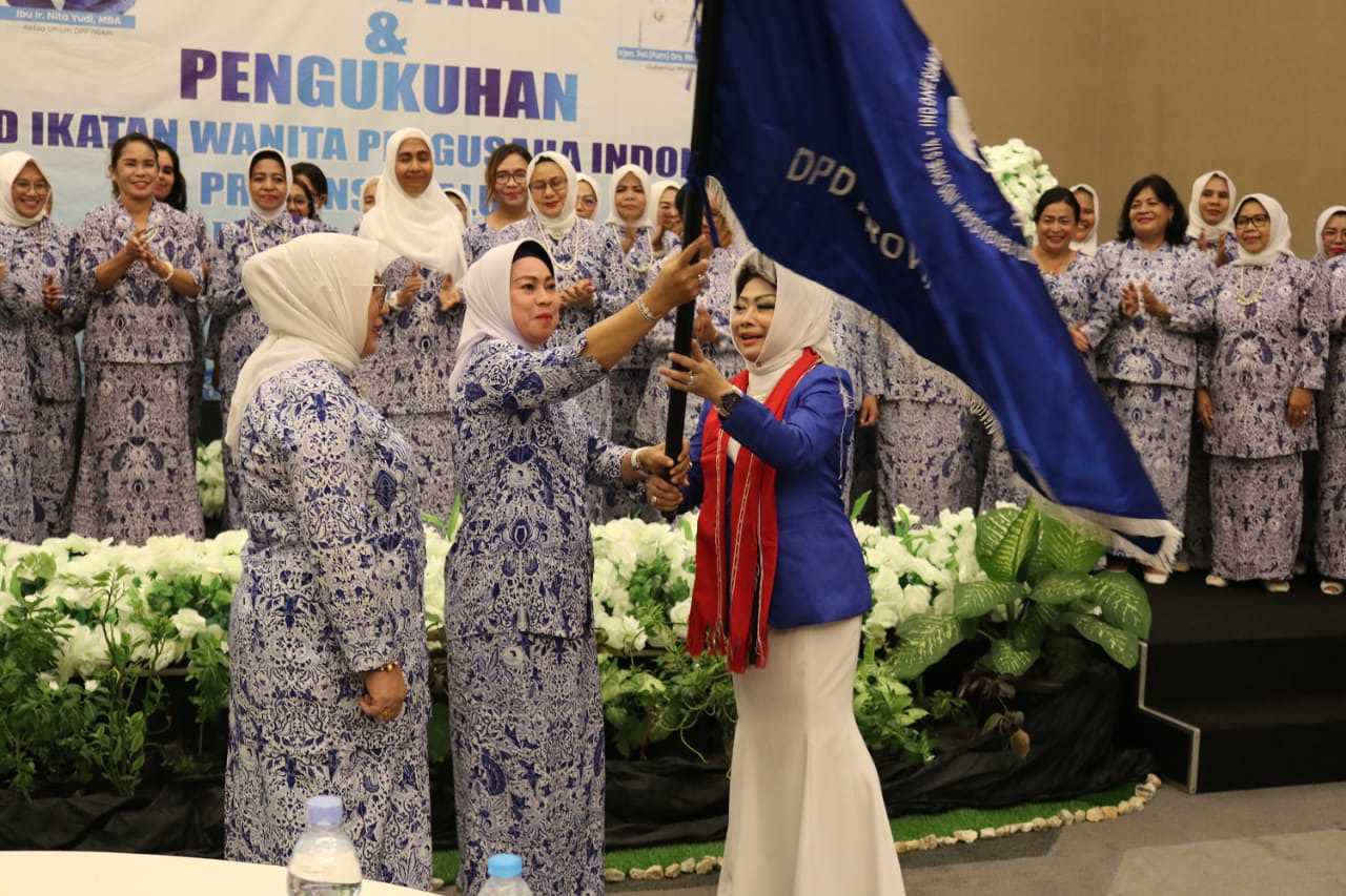 Pengurus DPD IWAPI Maluku Resmi Dilantik, Gubernur Harap Jalin Kerjasama, Tingkatkan Kesejahteraan Masyarakat