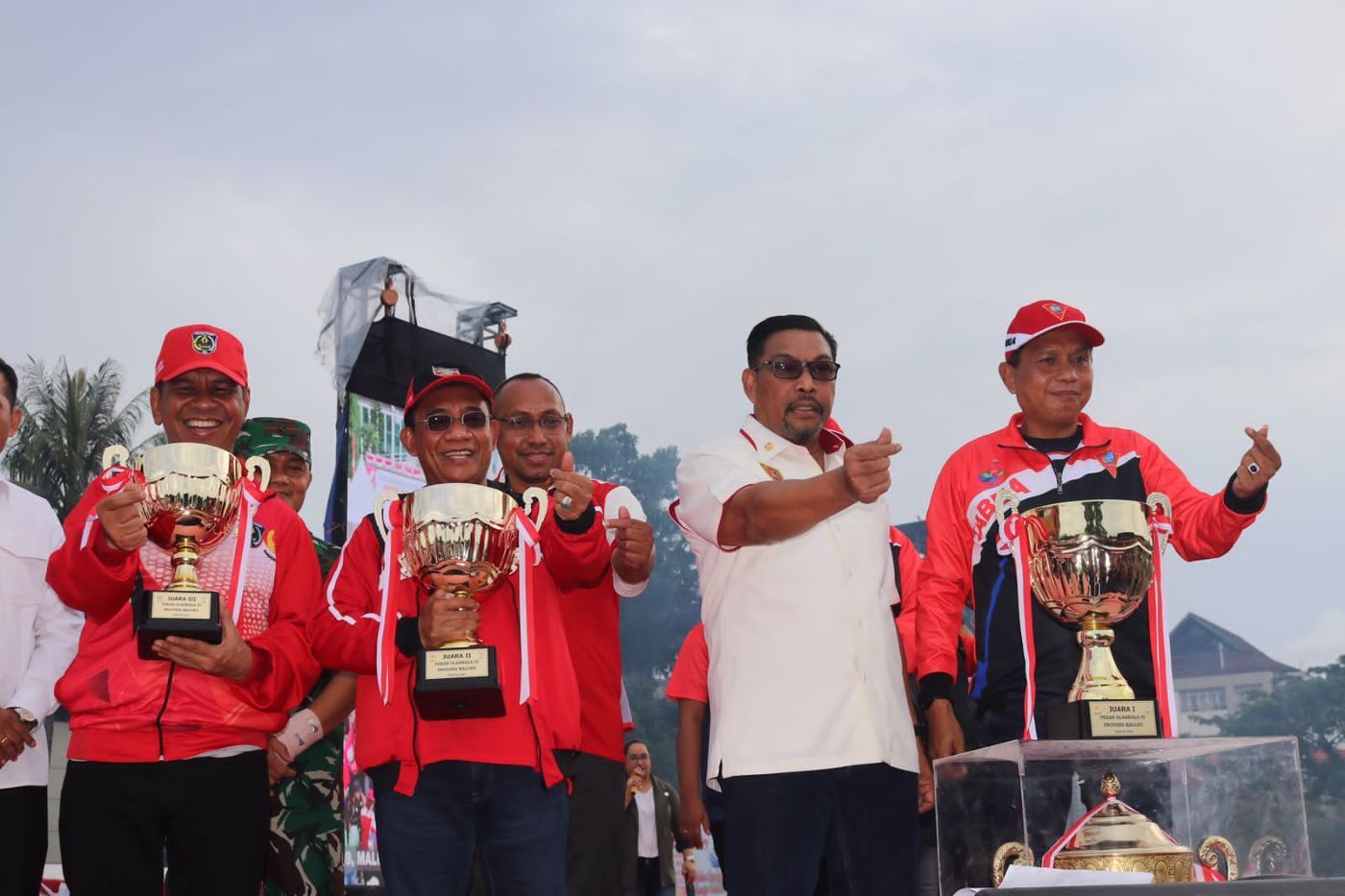 Gubernur Murad Ismail Tutup POPMAL IV Tahun 2022, Kota Ambon Raih Juara Umum