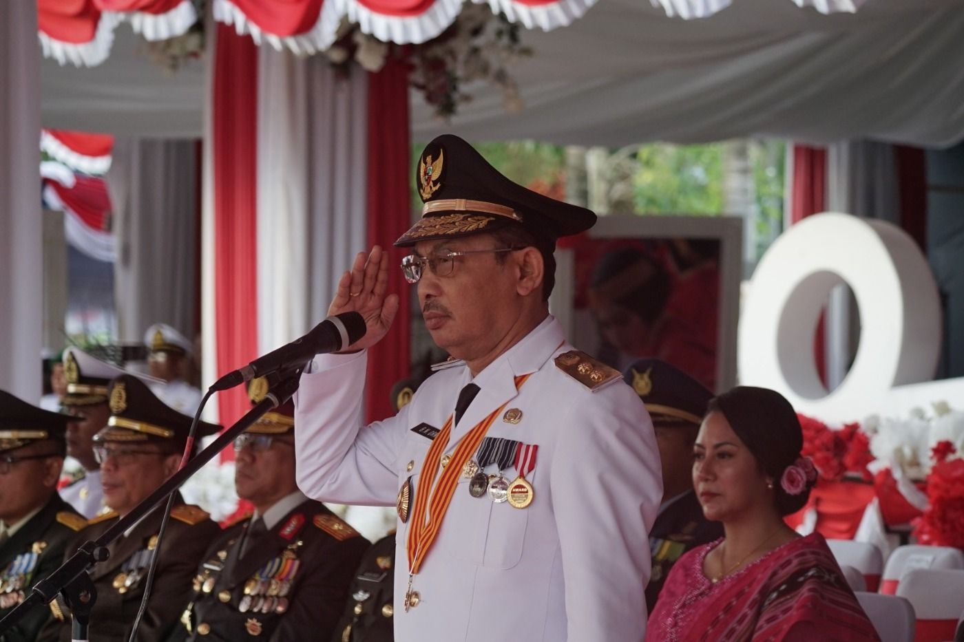 WAGUB JADI IRUP UPACARA PENURUNAN BENDERA MERAH PUTIH