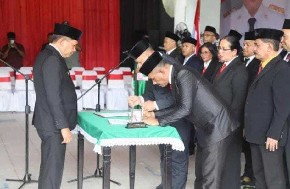 Wali Kota Ambon, Lantik 15 Pejabat Pimpinan Tinggi Pratama