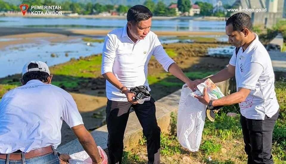 Peringati Hari Peduli Sampah Nasional Pemkot Ambon Gelar Aksi Bersih Pantai  