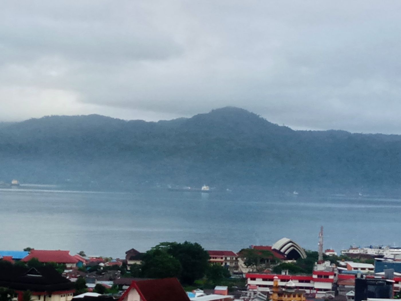 Gubernur Maluku Minta Warga Waspadai Potensi Hujan Lebat