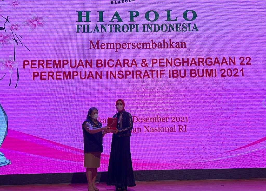 Widya Pratiwi Terima Anugerah Perempuan Inspiratif 2021