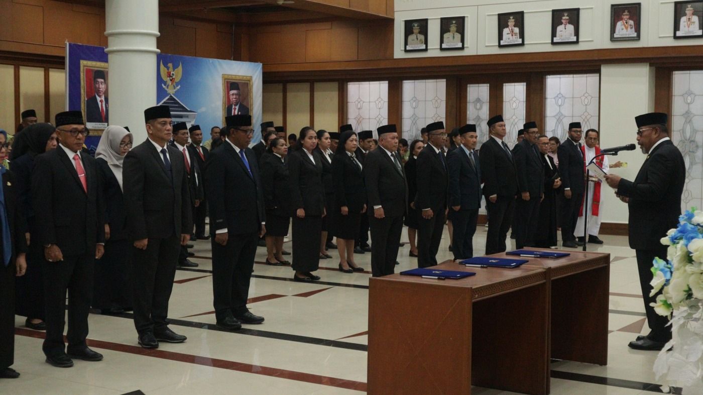 Gubernur Maluku Lantik Sejumlah Pejabat 