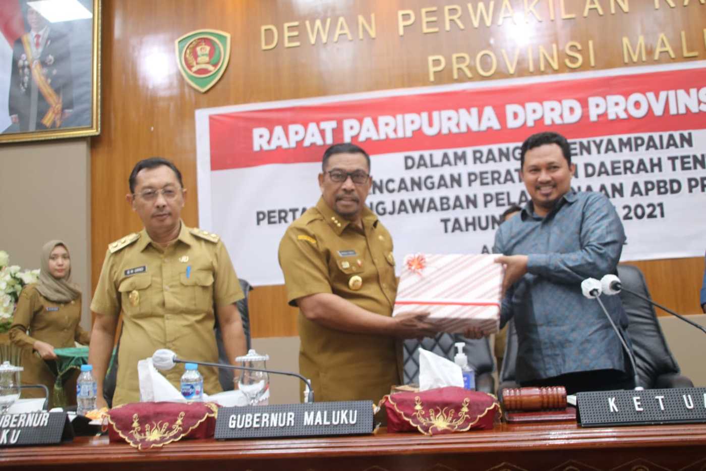 Gubernur Murad Ismail Serahkan Ranperda Pertanggungjawaban APBD TA 2021 Di Rapat Paripurna DPRD