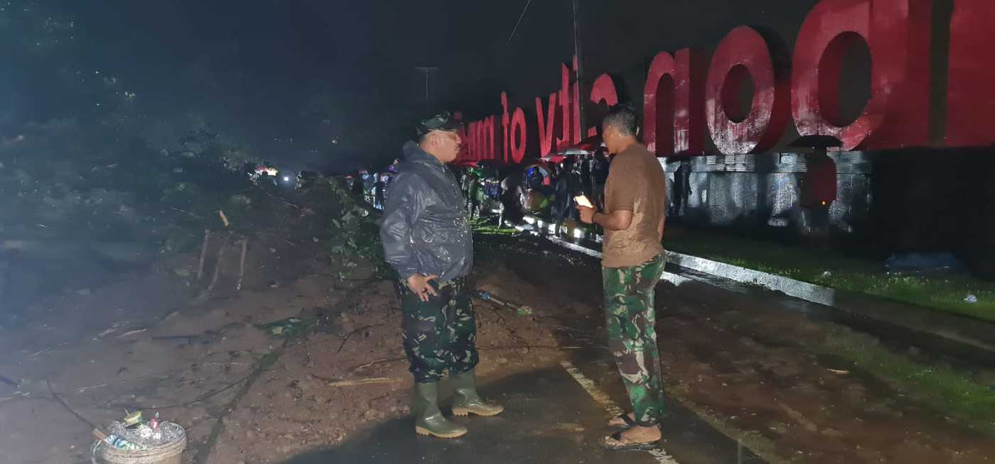 Dandim 1504/Ambon Tinjau Lokasi Longsor Hatiwe Besar