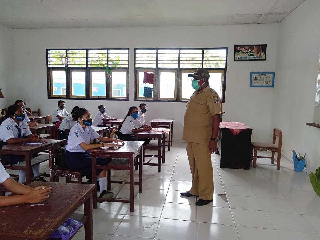 Wakil Bupati Aru Pantau Penerapan Protokol Kesehatan di Sekolah