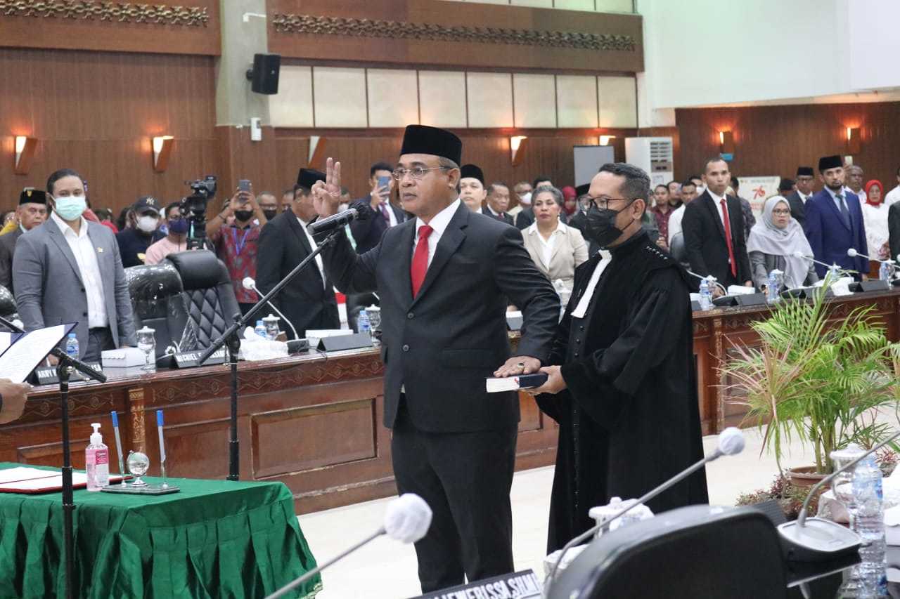 Johan Johanis Lewerissa Resmi Jadi Dewan, Ini Pesan Gubernur