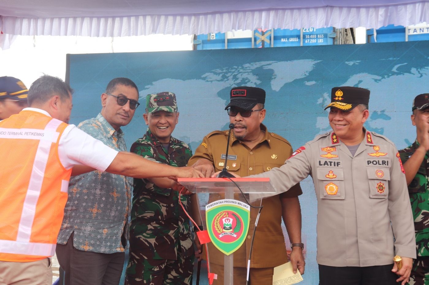 Upacara Peringatan  Penaikan  Bendera Merah  Putih Pertama di Maluku, Sekda Maluku Sampaikan Pesan Gubernur 