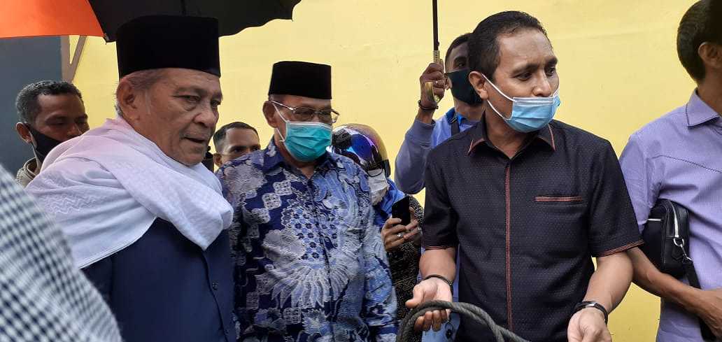 DPRD Maluku Sumbang  Hewan Qurban Ke Mesjid Raya Al-fatah 