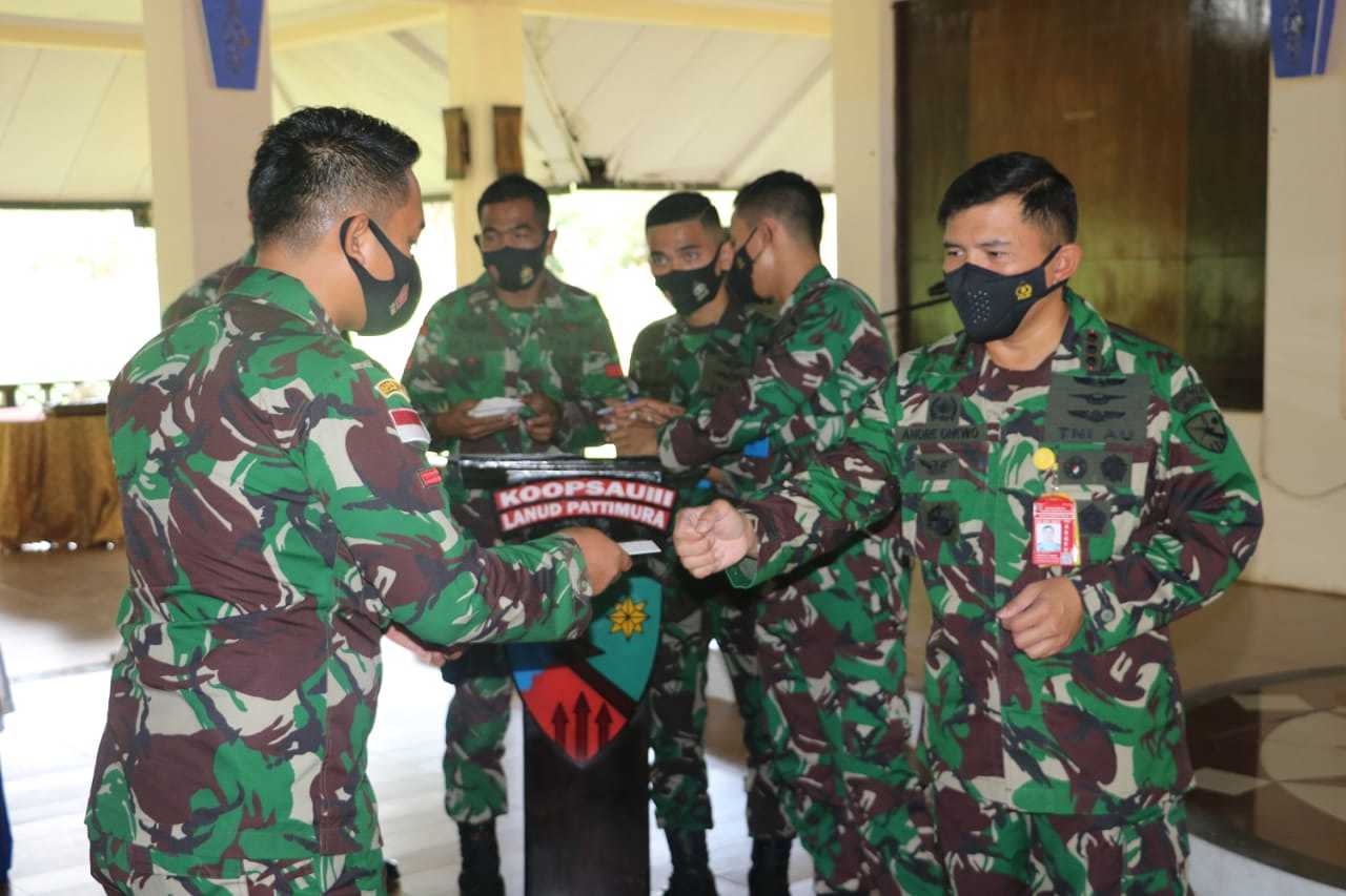 Sambut Lebaran, Danlanud Pattimura Peduli Kasih