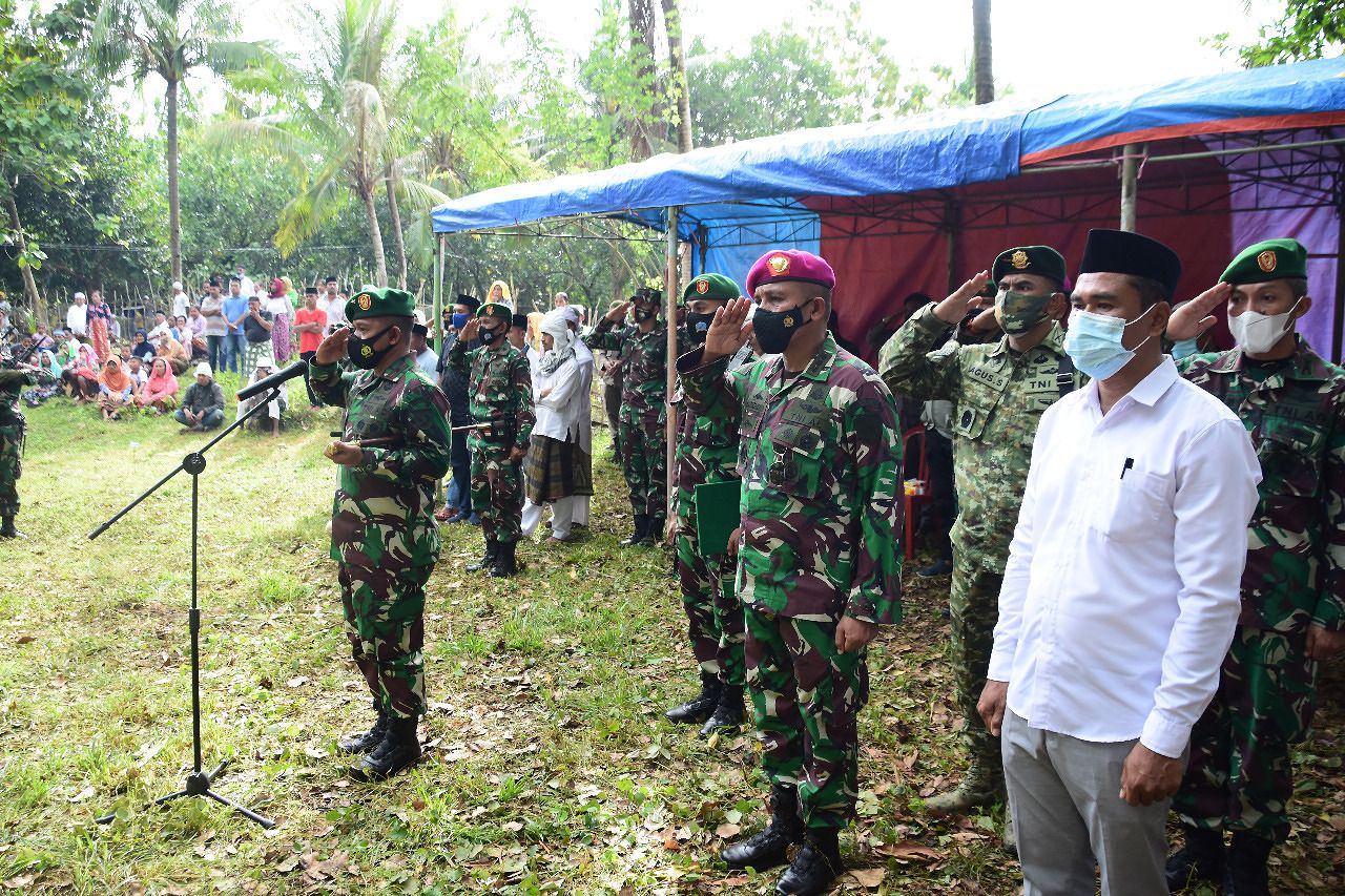 Danrem 151/Biniaya Pimpin Langsung Upacara Pemakaman Militer Praka Alif Nur M. Angkotasan 