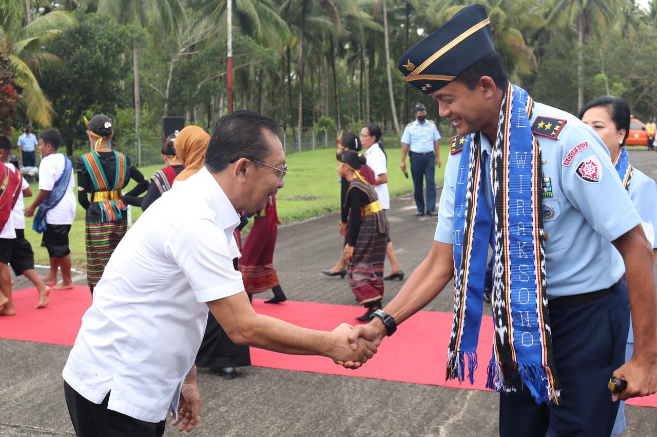 Wagub Orno Sambut Kedatangan Pangkoopsud III Marsda TNI Age Wiraksono 