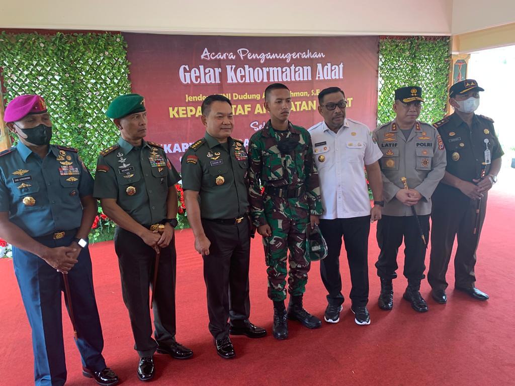 Bertemu KASAD Dudung, Gubernur MI dan PANGDAM Pastikan Besok Songjanan di Lantik Jadi TNI AD