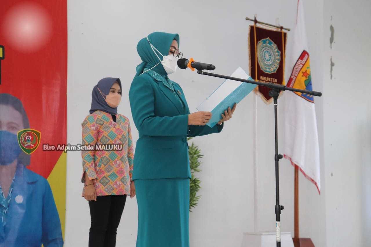 Lantik Isteri Bupati SBB Sebagai Ketua TP PKK  -	Widya Harap Momentum Pelantikan Jadi Inspirasi Perempuan Bangun Ketahanan Keluarga 