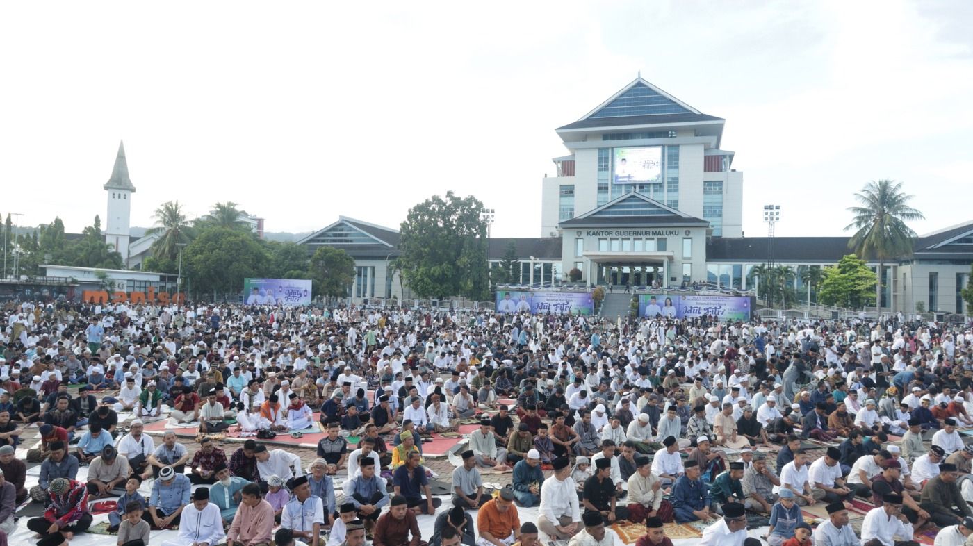 SETELAH 25 TAHUN KEMBALI DILAKSANAKAN SHALAT IED DI LAPANGAN MERDEKA AMBON