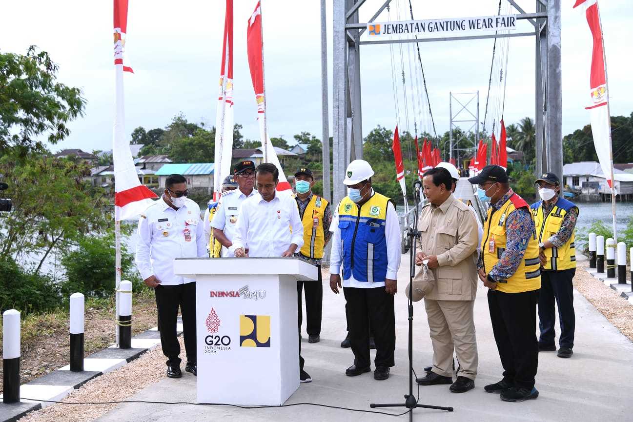 Penting untuk Mobilitas warga, Presiden Resmikan Jembatan Wear Fair