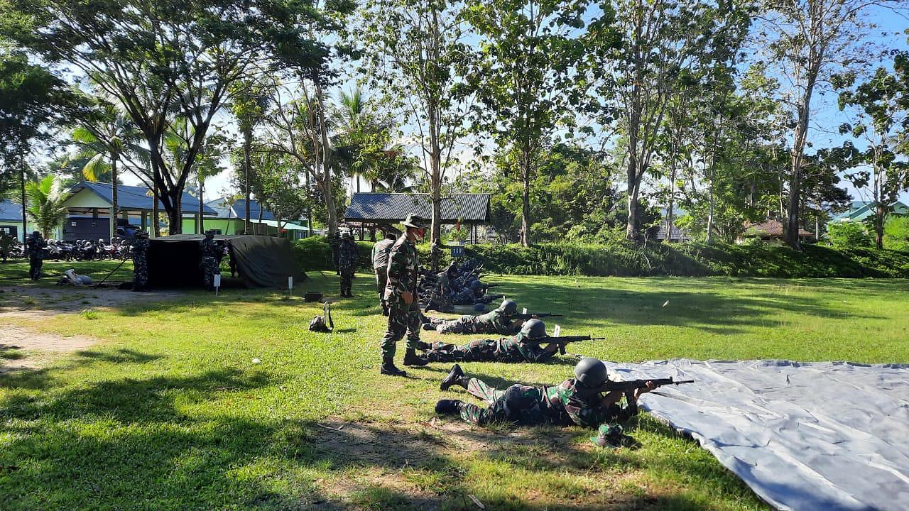 Kodim 1504/Ambon Gelar Latihan Menembak Senjata Ringan Bagi Para Prajurit