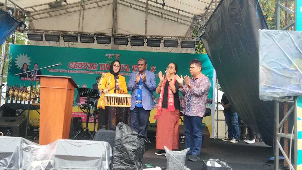 Gebyar Wisata Vol.3 IAKN Resmi Dibuka, Wawali : Dukung Pengembangan Pariwisata Yang Inklusif di Ambon.