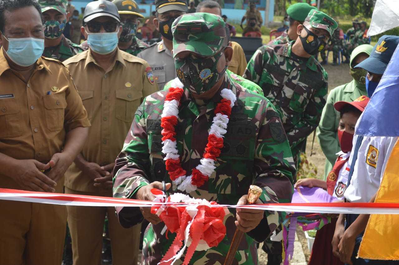 Danrem 151/Binaiya Resmikan SD Merah Putih Negeri Siahari