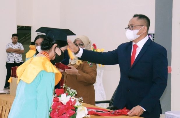 106 Siswa SMA N Siwalima Di Wisuda, Ini Pesan Gubernur Maluku