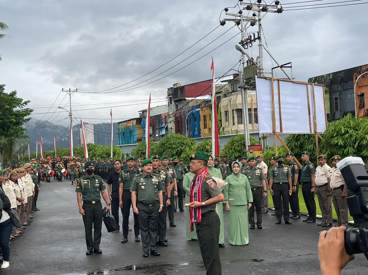 Warga Kodam XVI/Pattimura Sambut Kedatangan Pangdam Baru