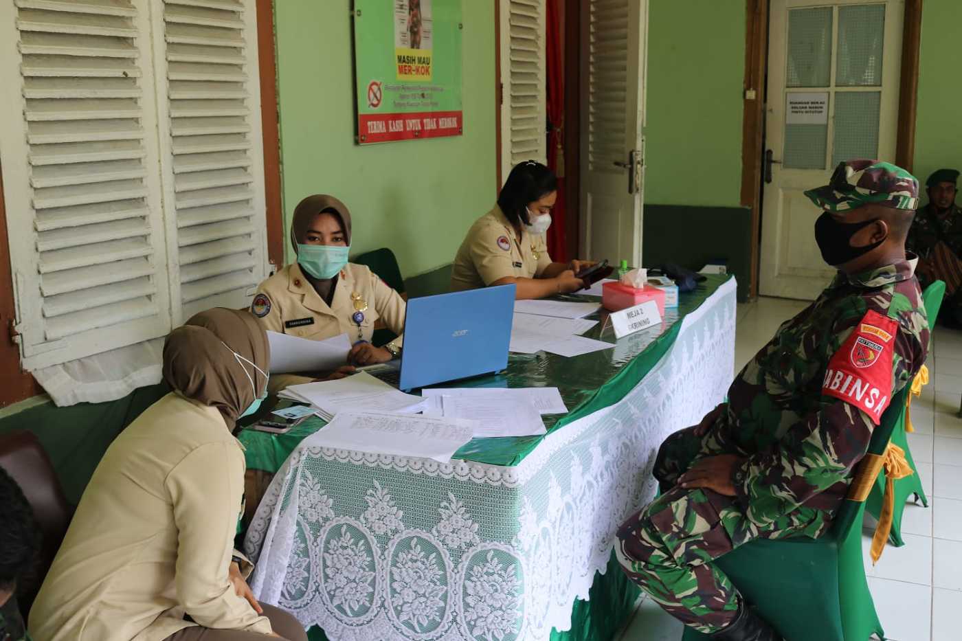 25 Anggota Kodim 1504/Ambon laksanakan vaksin perdana di RST Tingkat II dr. Latumeten ambon