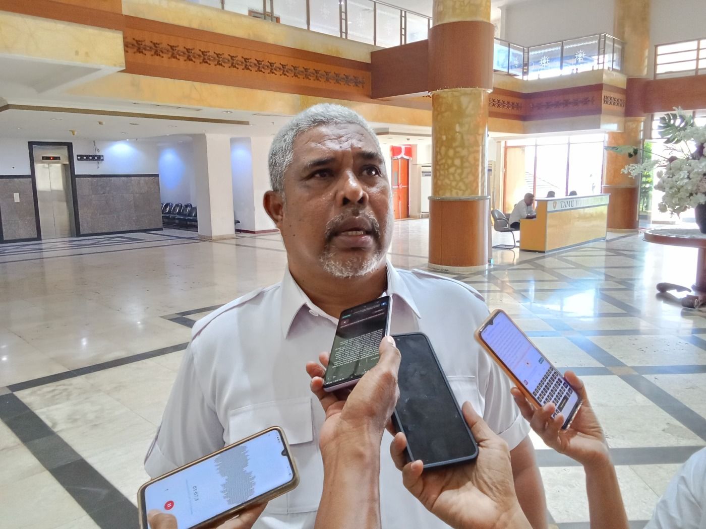 Jhon Laipeny : Jelang Bulan Puasa dan Masuk Lebaran Stok Beras, Mitan. Listrik Aman