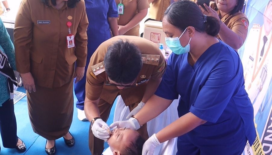 Tinjau PIN Polio, Ini Harapan Pj Gubernur Sadali Ie 