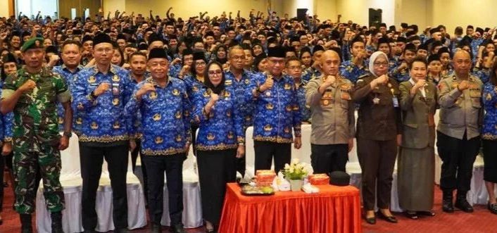 Wali Kota Ambon Lantik 1.152 Pegawai PPPK