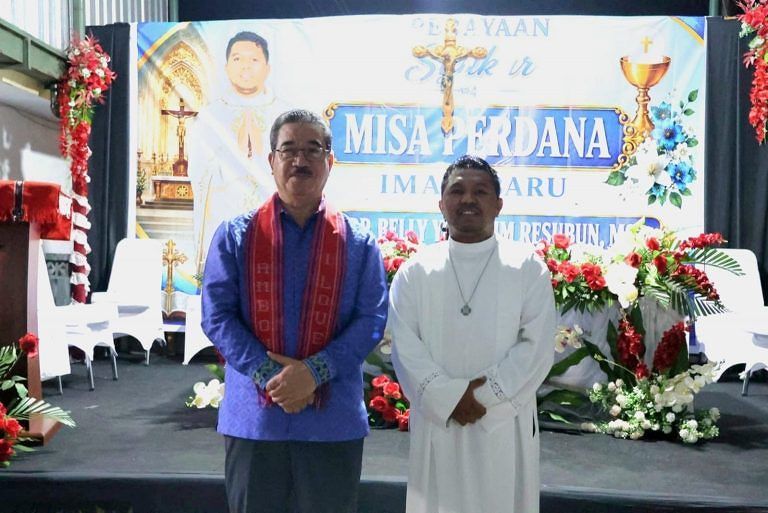 Gubernur Maluku Hadiri Syukur Misa Perdana Imam Baru, Tegaskan Pentingnya Sinergi Gereja dan Pemerintah Bangun Masyarakat
