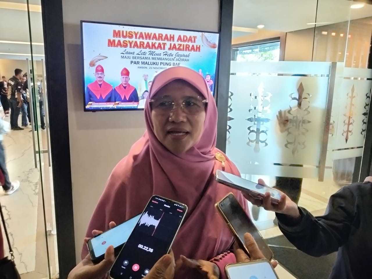 Hadiri Musyawarah Adat  Hetu Jazirah, Ini Harapan Saadiah Uluputty 