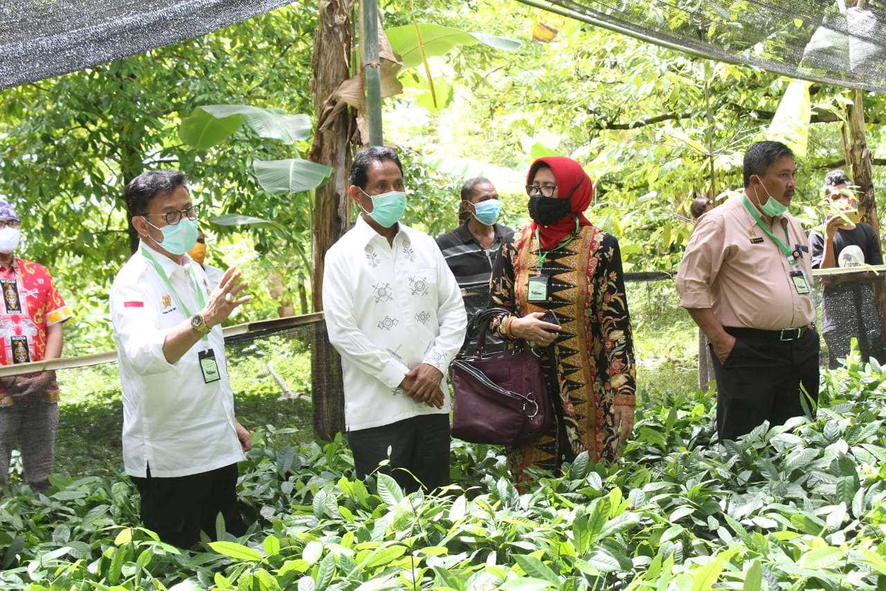 Berkunjung ke Leihitu, Mentan RI Ajak Masyarakat Tetap Bertani