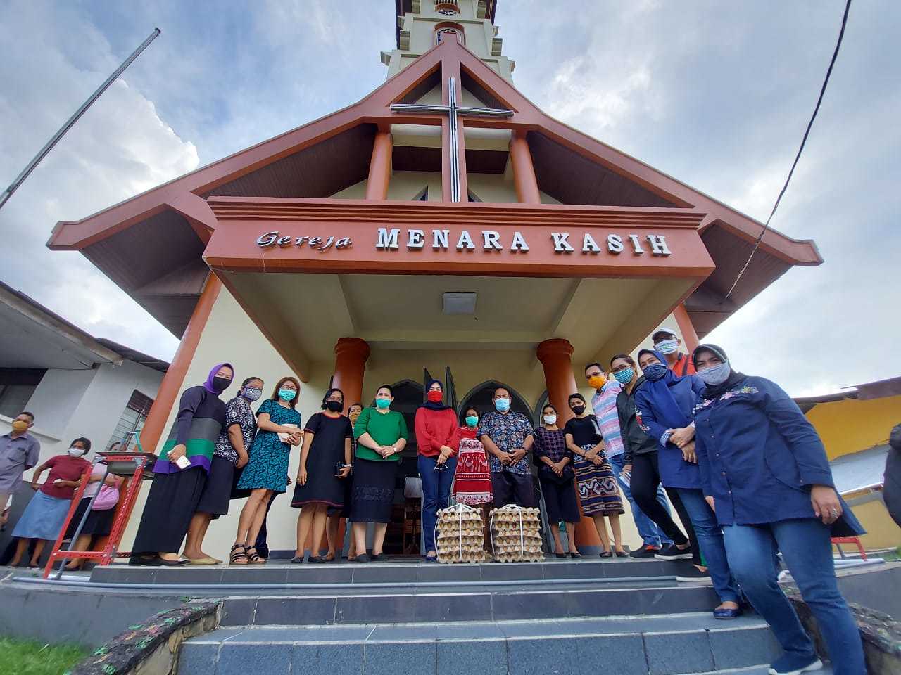 Kunjungi 16 Gereja, Widya Berbagi Kasih di Hari Paskah