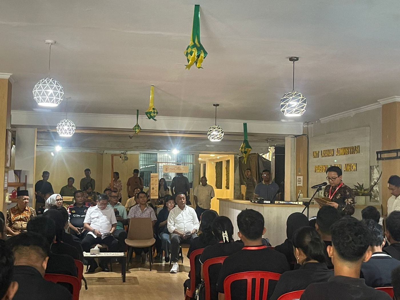 Pemkot Lepas 64 Tenaga Kerja Asal Kota Ambon ke Alfamart Branch Bali