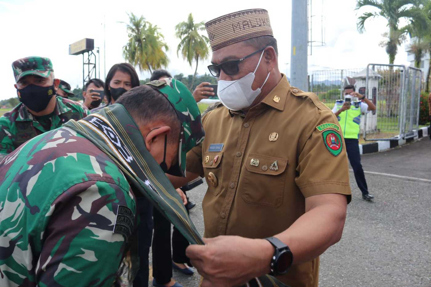 Gubernur MI dan Istri Sambut Kedatangan KSAD Jenderal Dudung