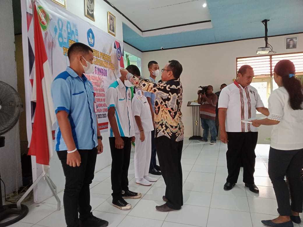 Sekdis Dikbud Maluku Lepas 221 Siswa PKL SMKN 6 Ambon