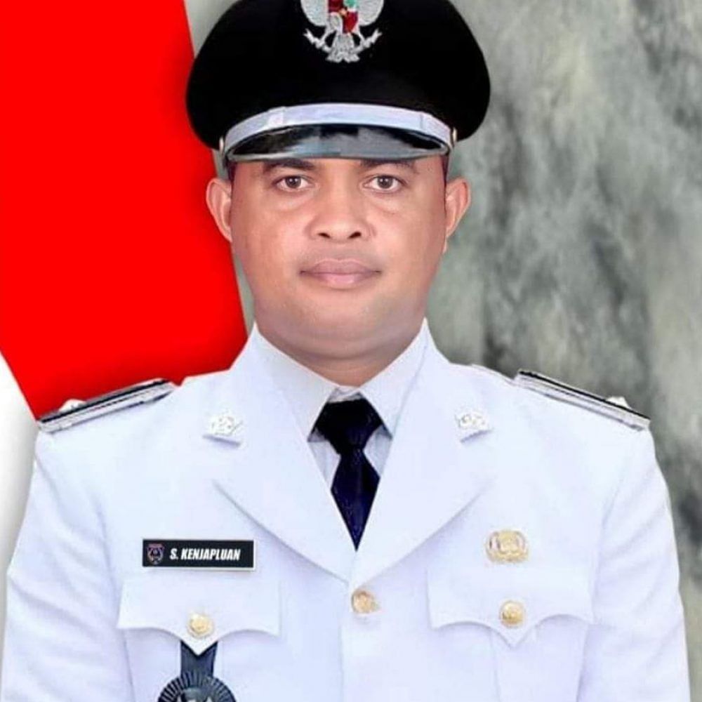 14 Juli, Murad Ismail dan Istri Dikukuhkan Sebagai Anak Adat Desa Lauran