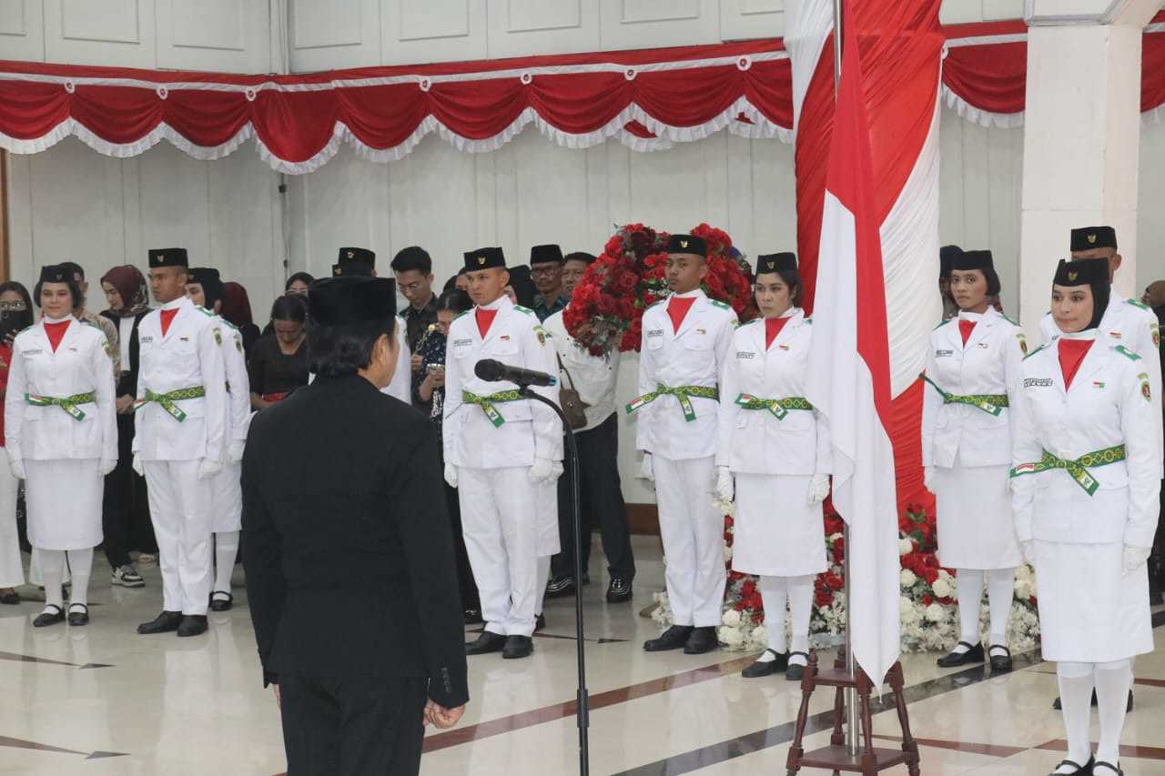  PJ Gubernur Maluku Kukuhkan Paskibraka Prov. Maluku Tahun 2024