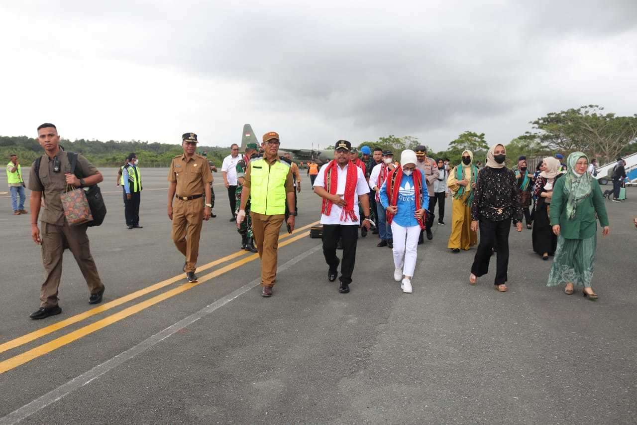 Jelang Kedatangan Presiden Jokowi di Malra, Gubernur Bertolak Cek Kesiapan di Langgur 