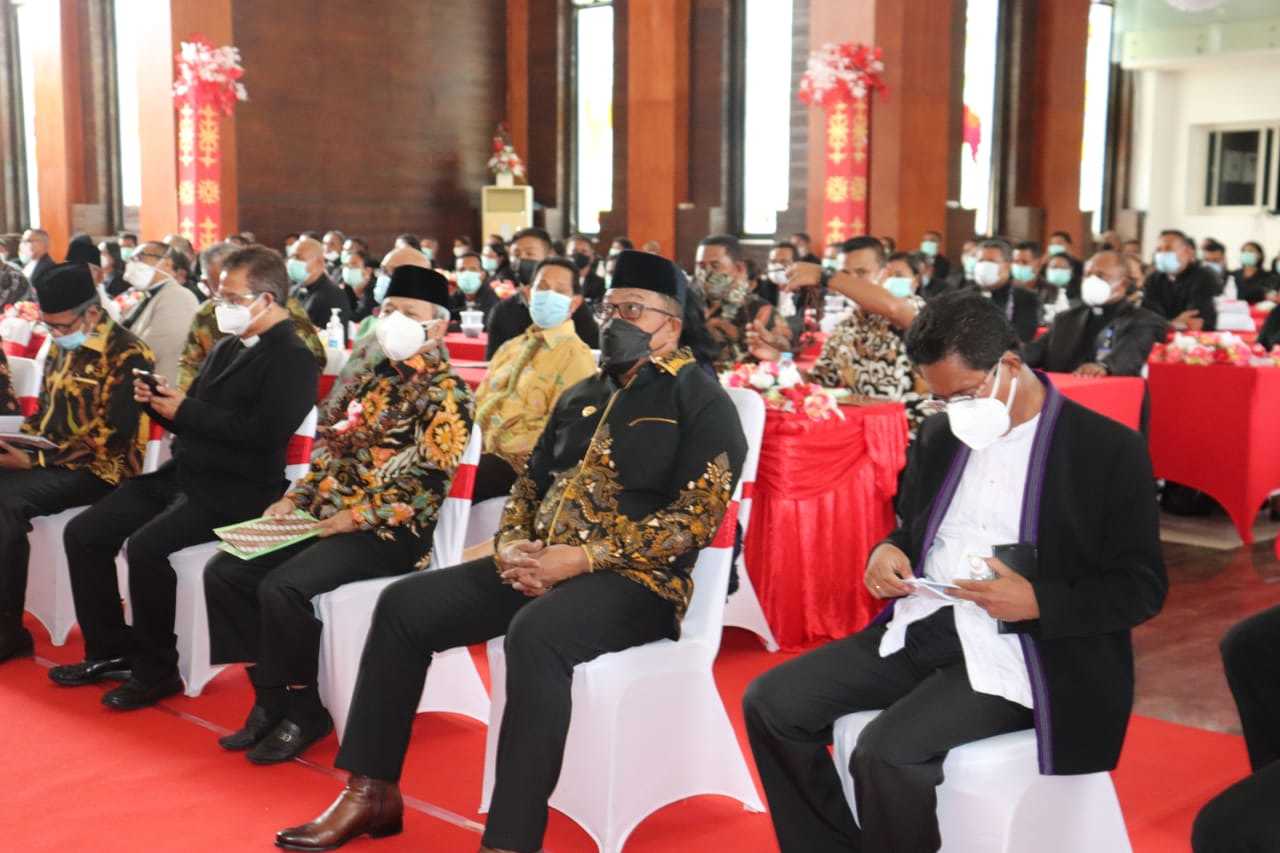 Didampingi Gubernur, Sekjen Kemenag Buka Sidang Sinode Gereja Protestan Maluku