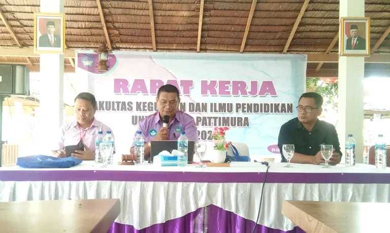 FKIP Unpatti  Gelar Raker di Pantai Kairatu