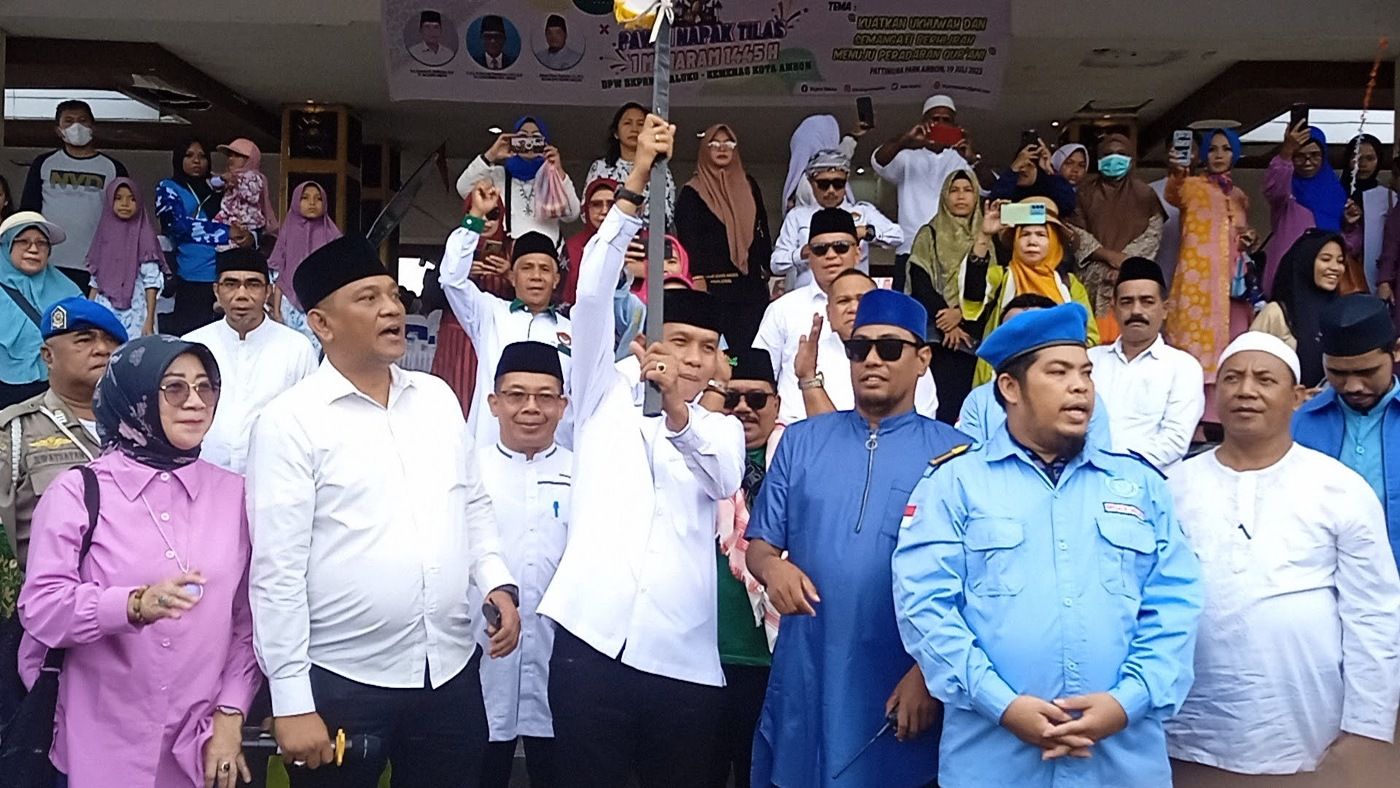 Pj Walikota Ambon Mengucapkan Selamat Tahun Baru Islam, 1 Muharram 1445 Hijriah Saat Pawai Tahun Baru Islam