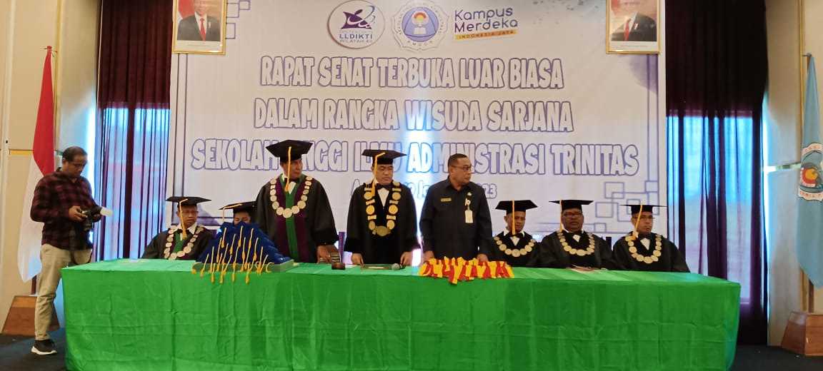 Ini Harapan Gubernur Yang Disampaikan Huwae Pada Wisuda Sarjana Ke-38 STIA Trinitas Ambon