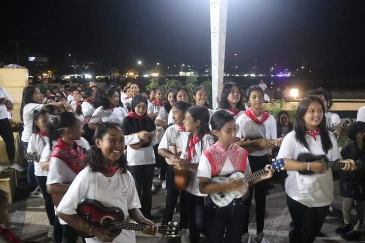 Marasabessy Apresiasi Pantas Musik Jukulele Community Masohi